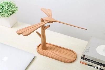 她把“生活禅意”放进这盏灯里，把时间还给了自己